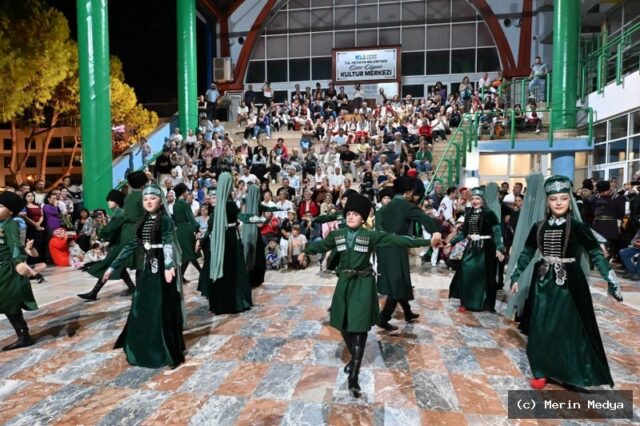 Fethiye'de 17. Uluslararası Halk Dansları ve Müzik Festivali Coşkusu
