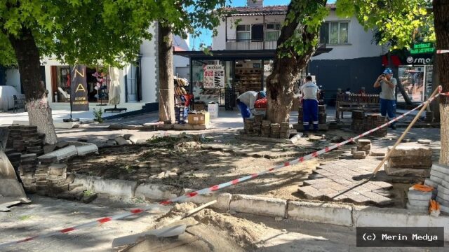 Fethiye'de Kaldırımlarda Bakım Çalışması